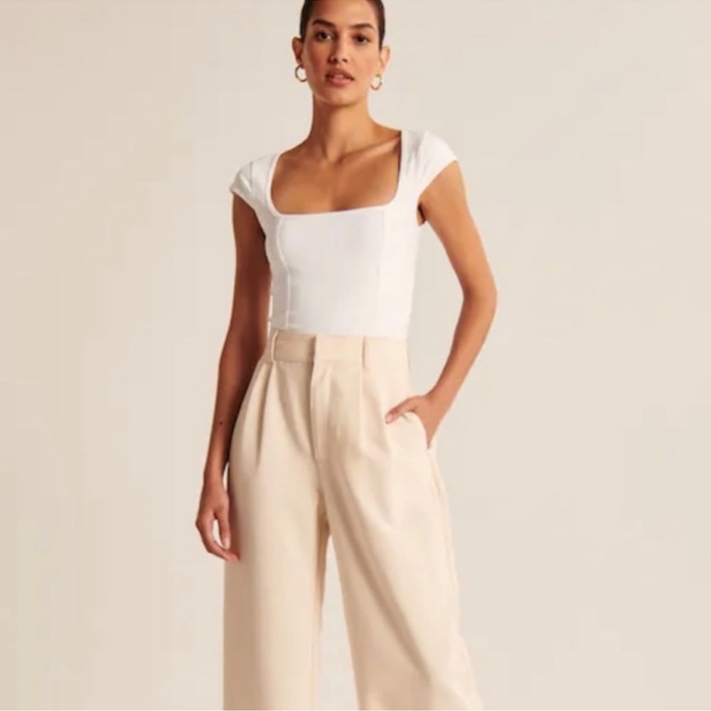 Abercrombie & Fitch Seamless Fabric Cap Sleeve Top in White